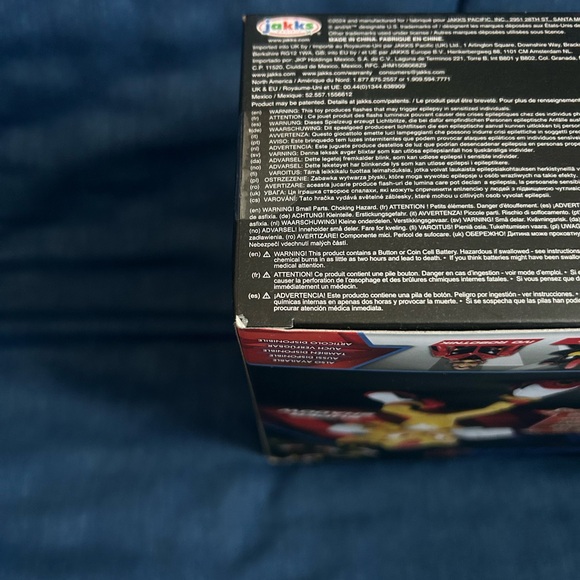 Sonic the Hedgehog 3: Super Shadow / Super Sonic Light-Up 2-Pack - Picture 7 of 12